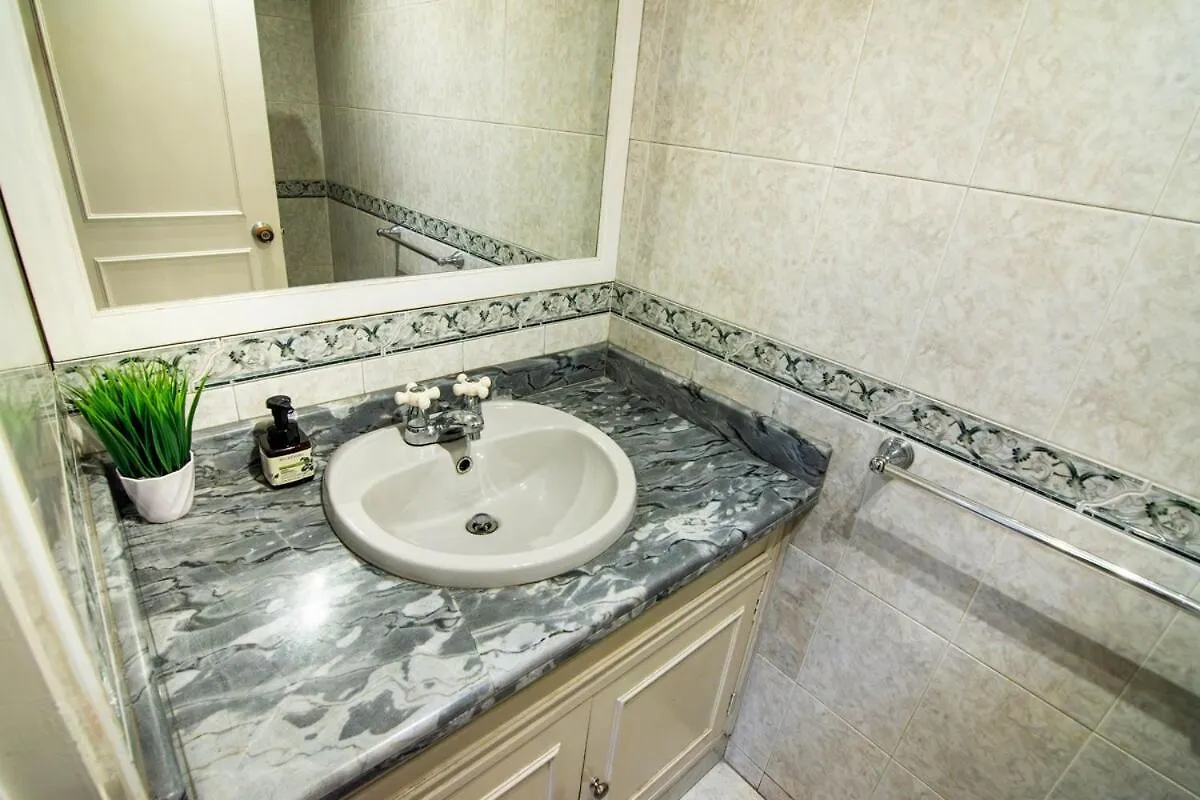 New York Style Boutique House - Exclusive Mansion With Inside Game Room And Premium Area Next To Iconic Unicentro Shopping Mall Богота Вилла