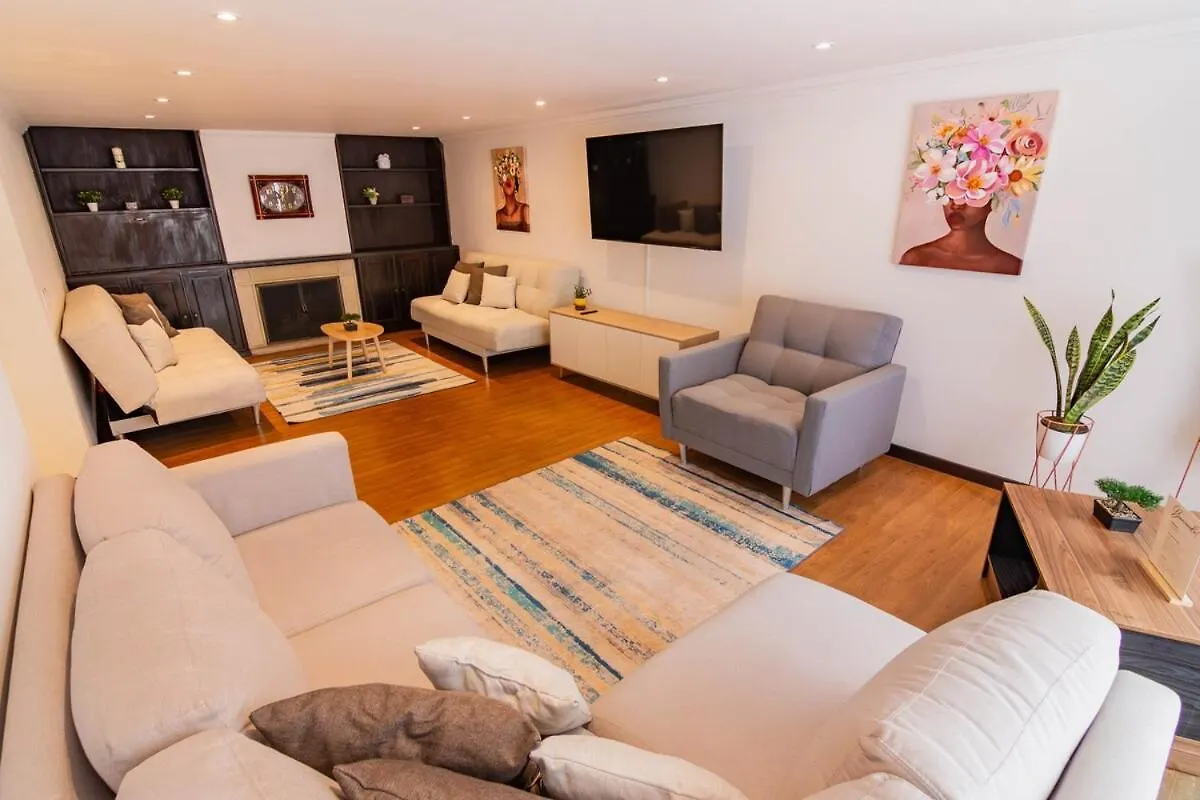 New York Style Boutique House - Exclusive Mansion With Inside Game Room And Premium Area Next To Iconic Unicentro Shopping Mall Богота